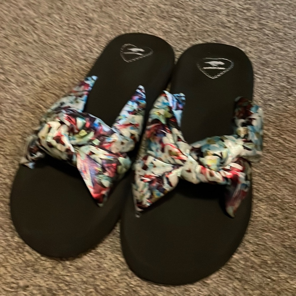 Flip flops never been worn